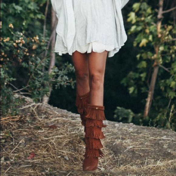 🌵NWOT Minnetonka 5 Layer Fringe Boots 🌵 - Picture 5 of 5